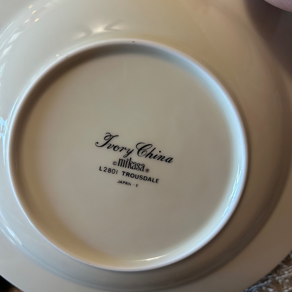 Mikasa Trousdale L2801 Ivory China Rimmed Soup Bowls Set of 5 Gold Trim Japan - Picture 3 of 5